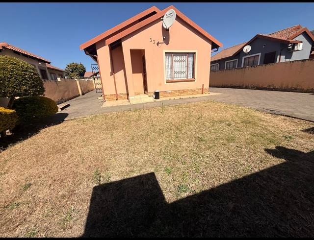 3 BEDROOM HOUSE FOR SALE IN TLHABANE WEST